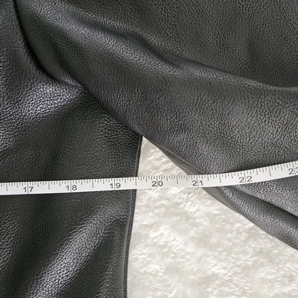 NWT Levi's Faux Leather Tucker Black Jacket Size M Moto Streetwear Retro Utility - Picture 12 of 15